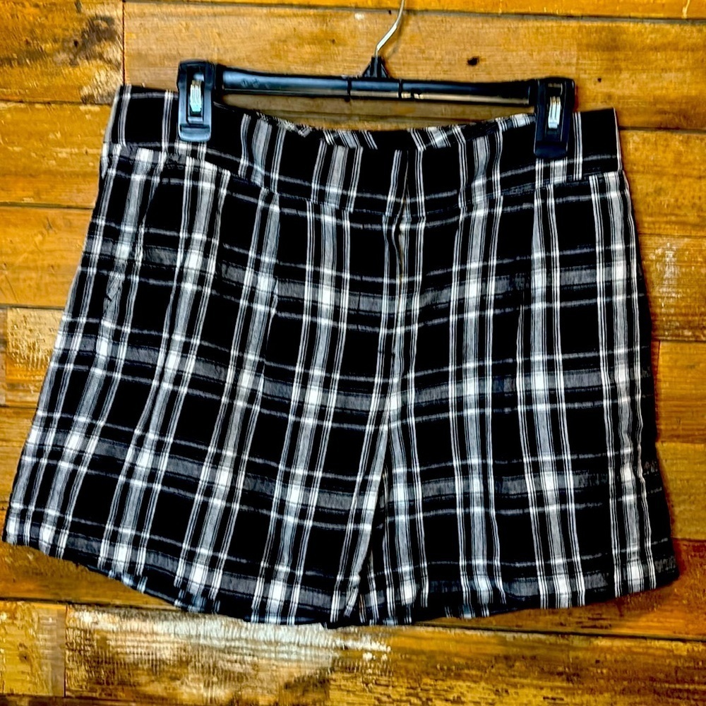 TOMMY BAHAMA tartan black / white shorts with pockets perfectly fun!